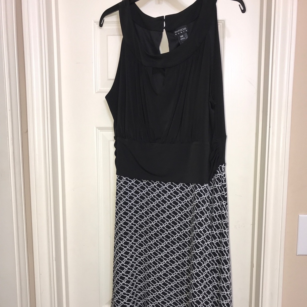 Dress - Picture 2 of 2